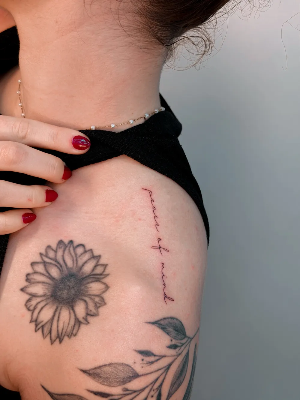 Botanical sunflower with lettering by Hugo Gonzalez
