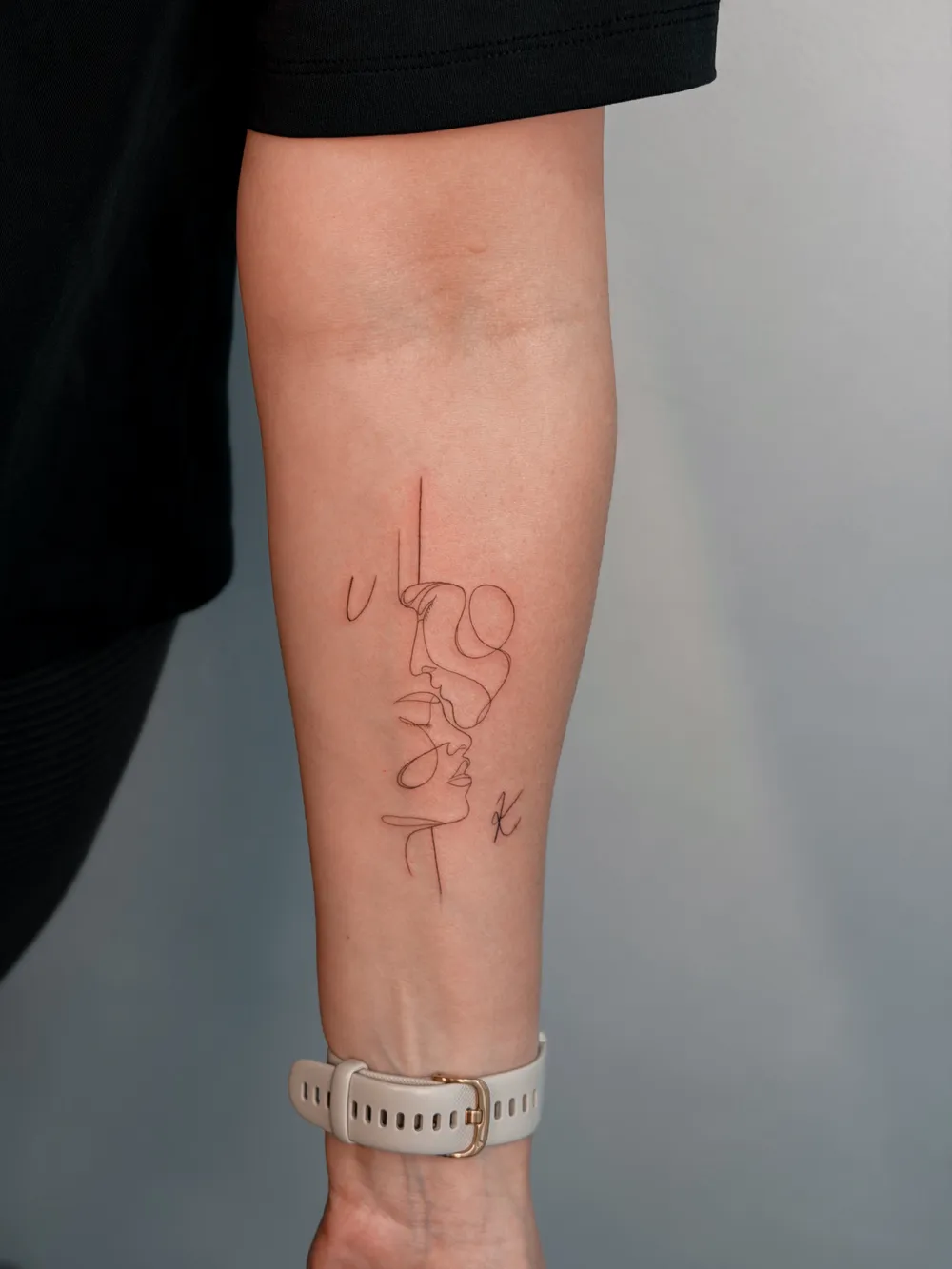 Single line faces fine line by Hugo Gonzalez