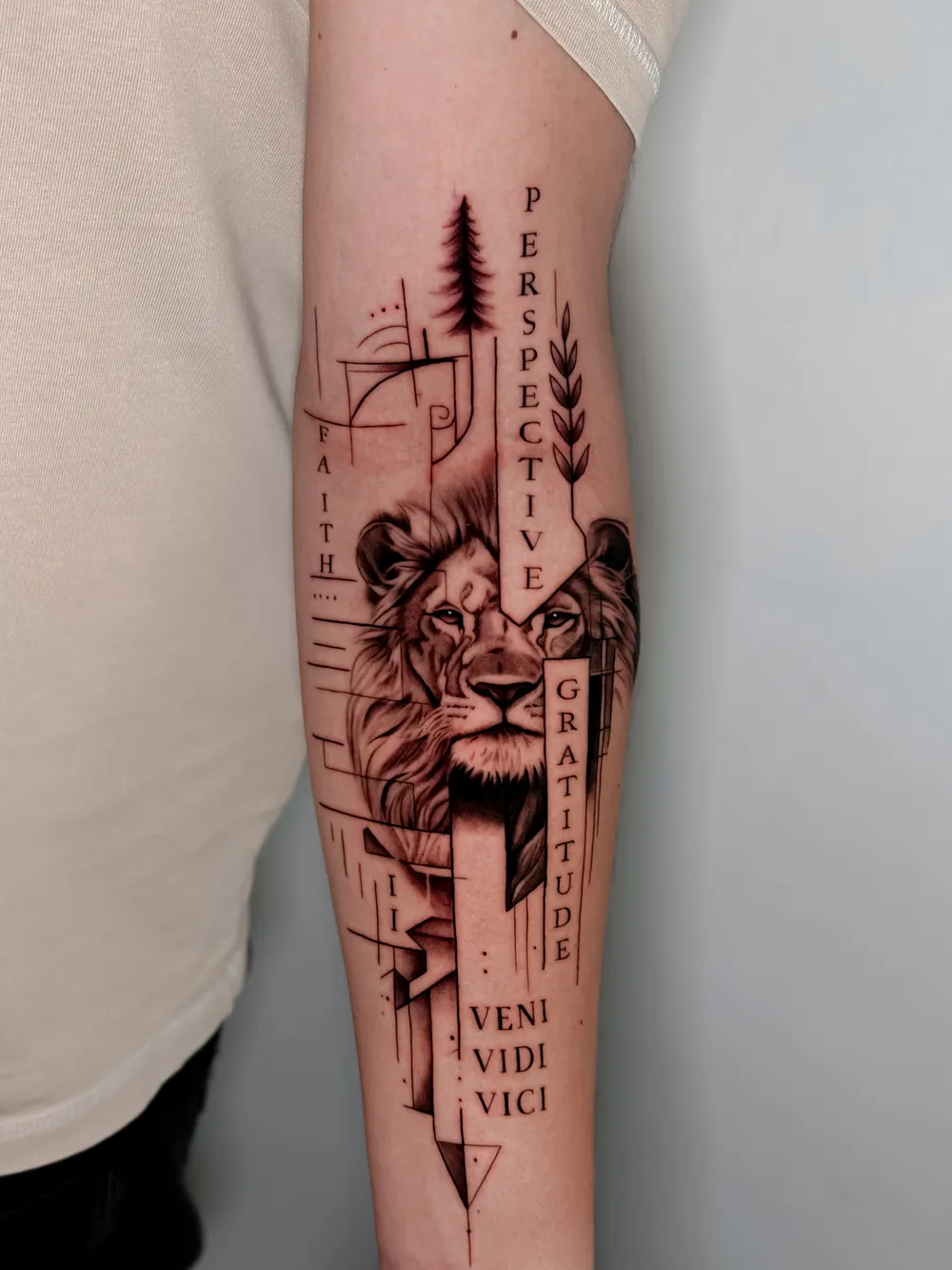 Graphic realism lion with lettering by Hugo Gonzalez